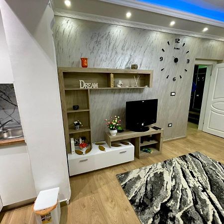 Durres Rebi Apartment Bagian luar foto