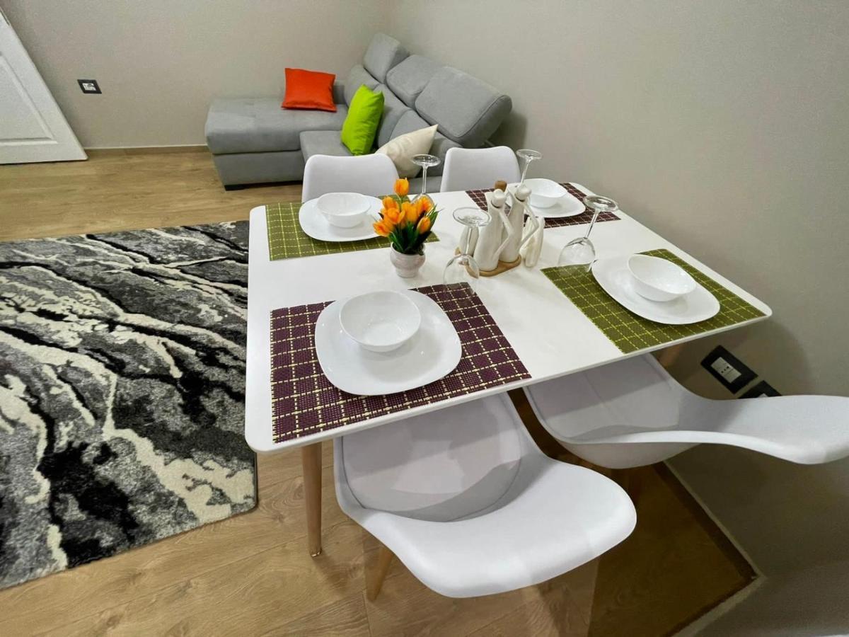 Durres Rebi Apartment Bagian luar foto