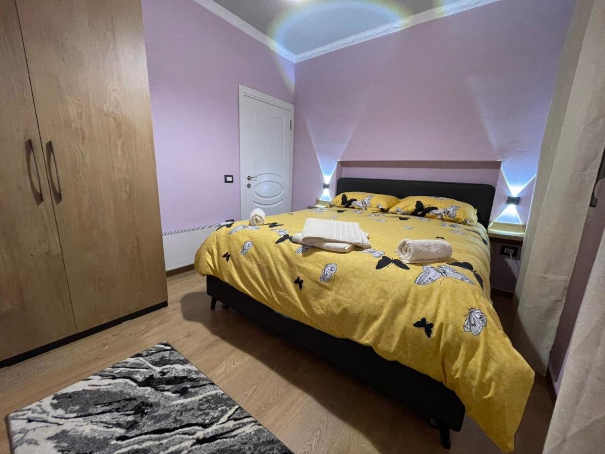 Durres Rebi Apartment Bagian luar foto